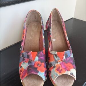 TOMS Oahu Floral Braided Peep Toe Wedges